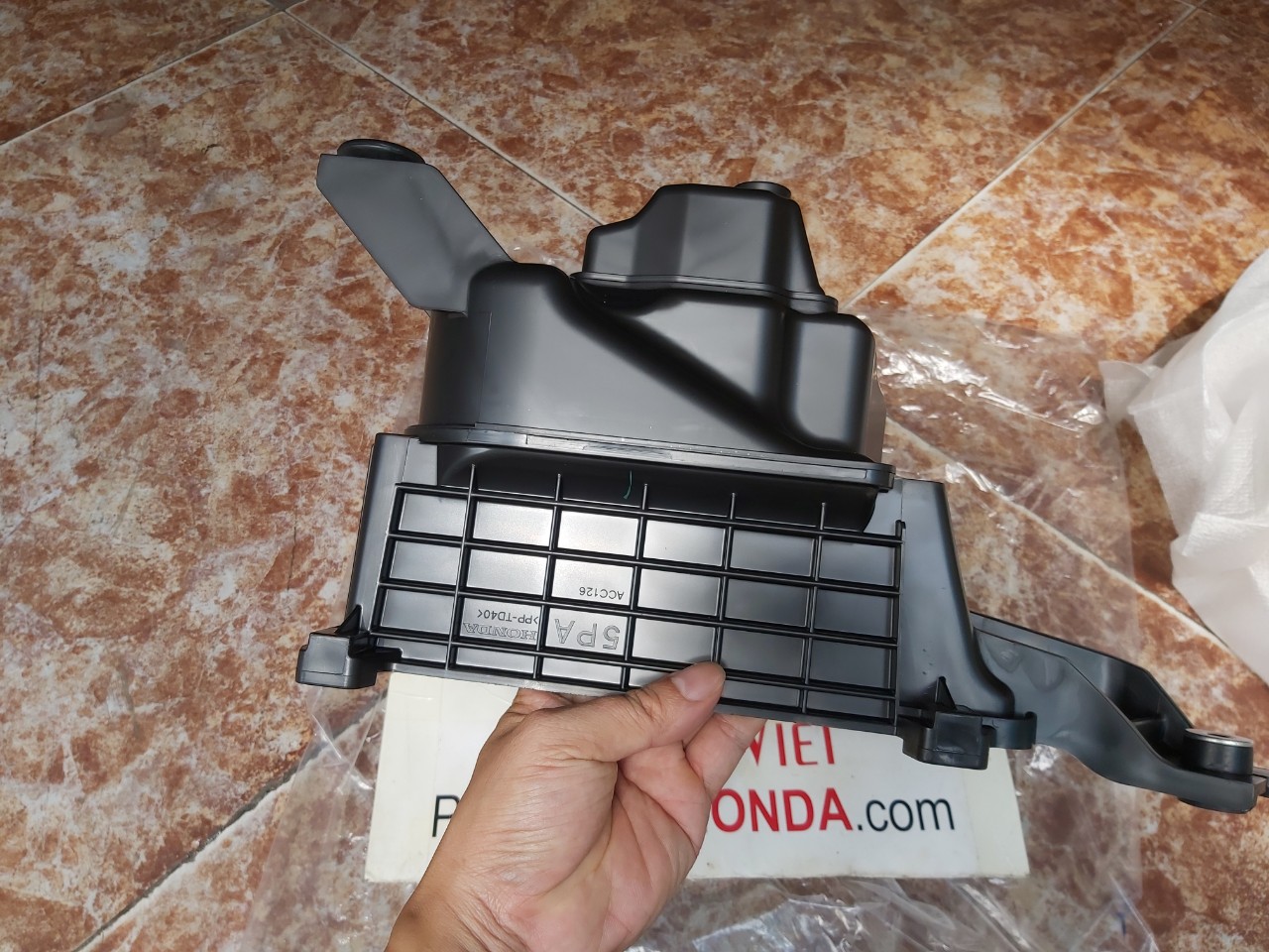 Nắp bầu lọc gió xe honda CRV 2008